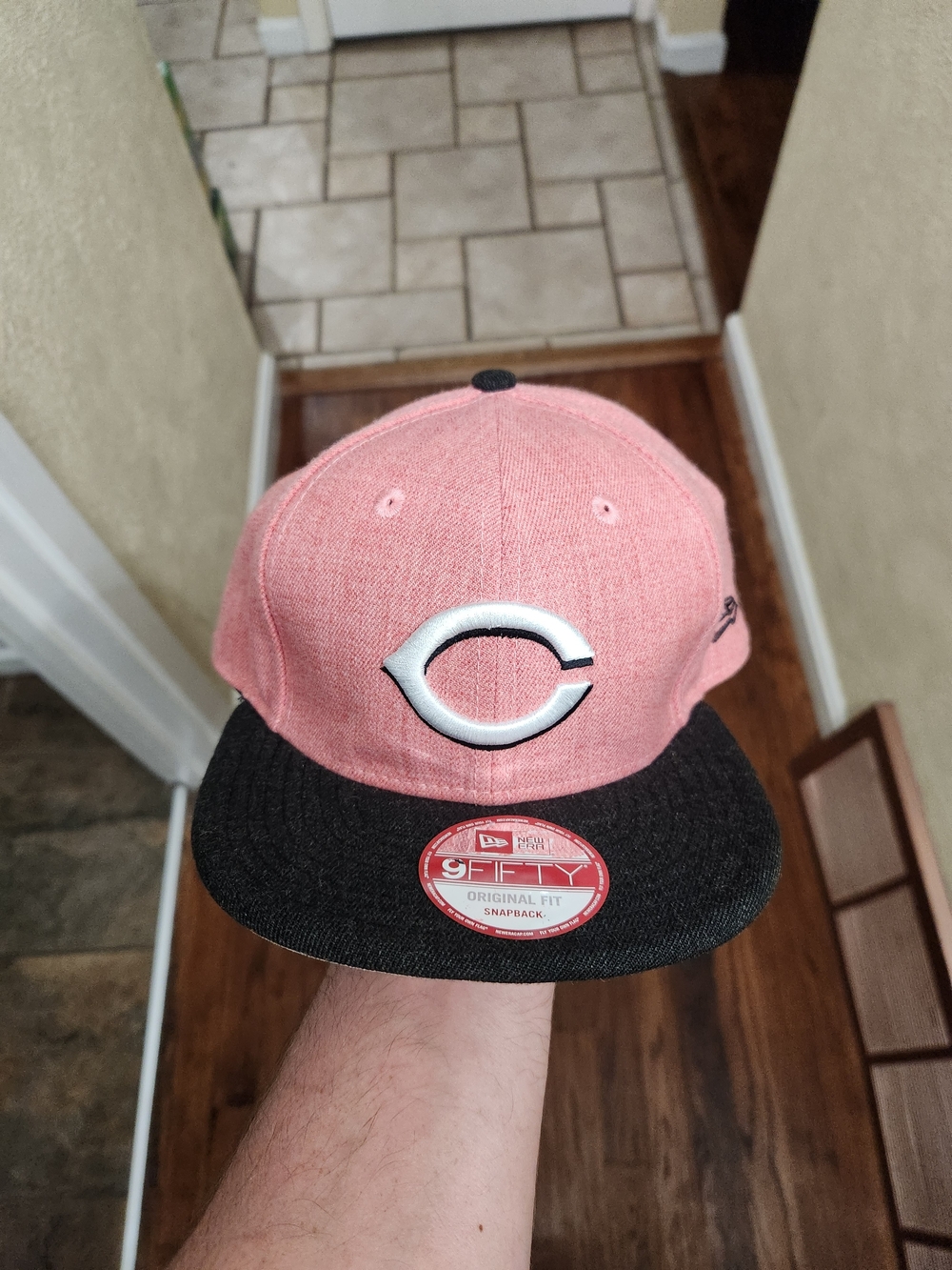 Cincinnati Reds Heather Red & Black Snapback Hat